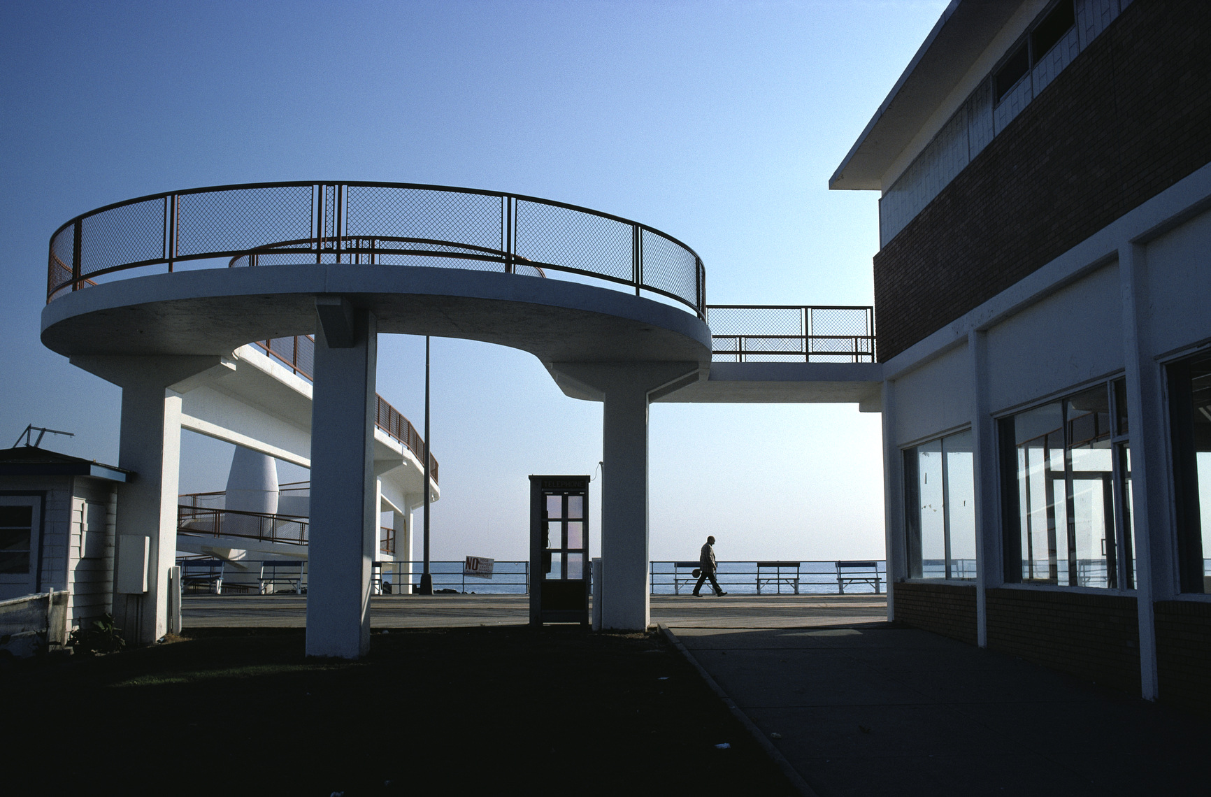 18-LBP Sunrise Walkway