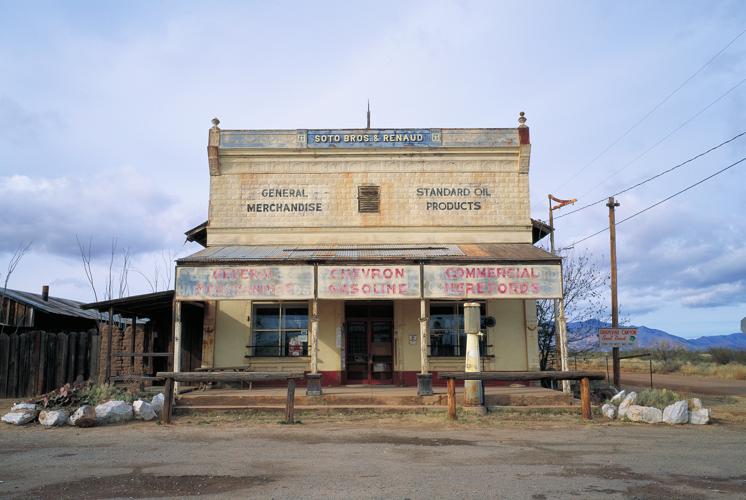 5-Abandon Store Arizona Edit