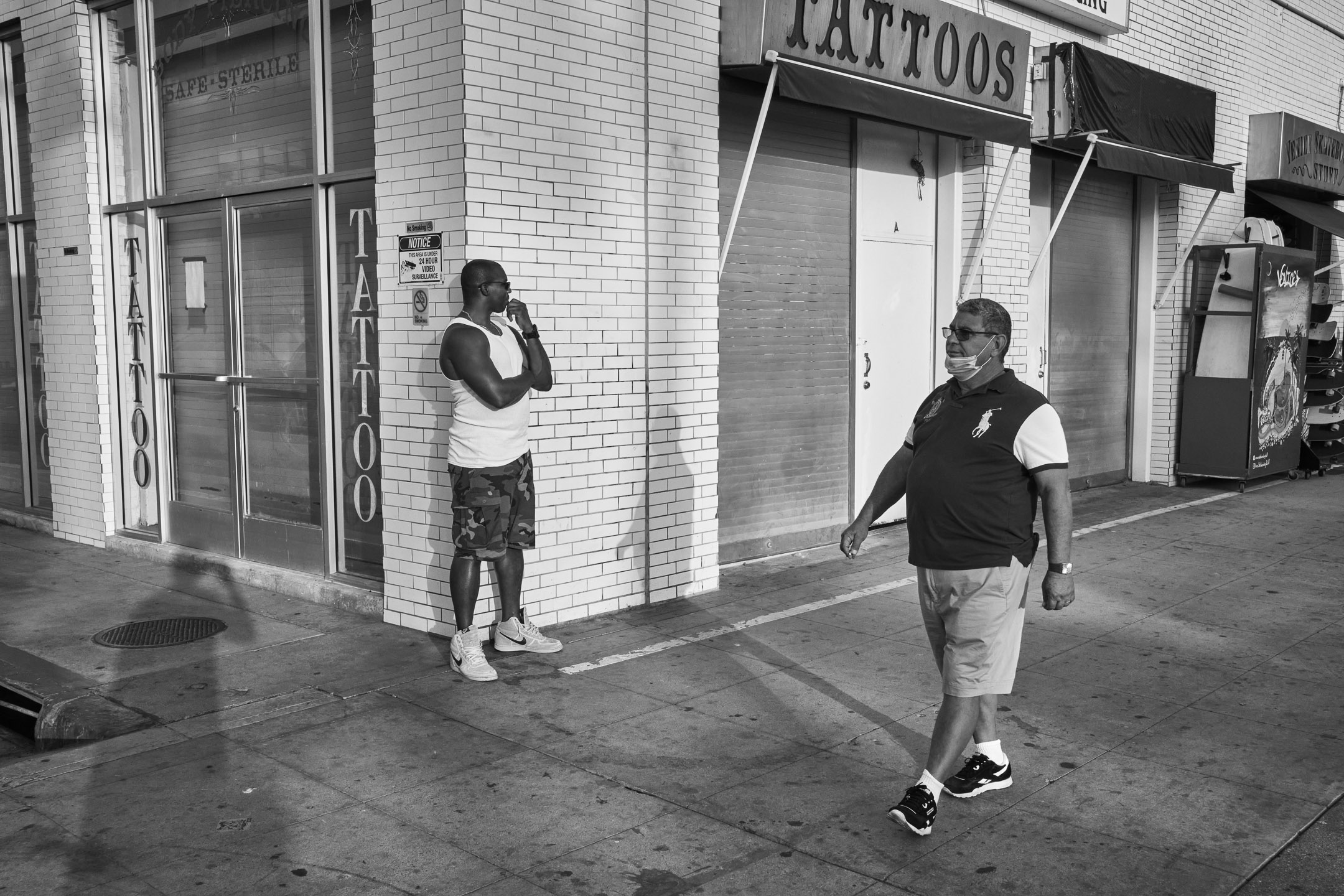 9.27.20RandomWalkersVers1VeniceBeachFujiXPro3-23mm