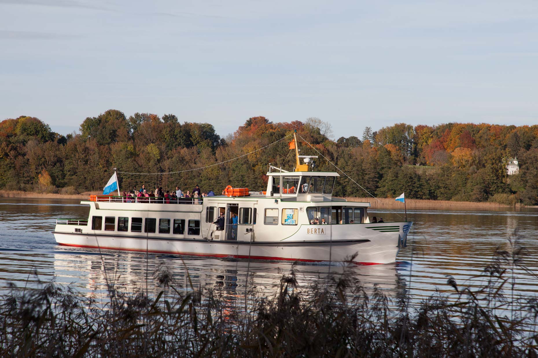 TouristBoatLakeChimsee